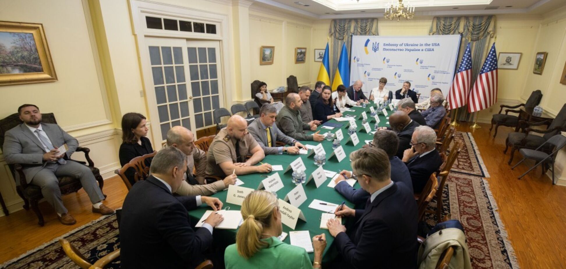 Ермак встретился с военными США: речь шла о совместном производстве оружия и ситуации на фронте