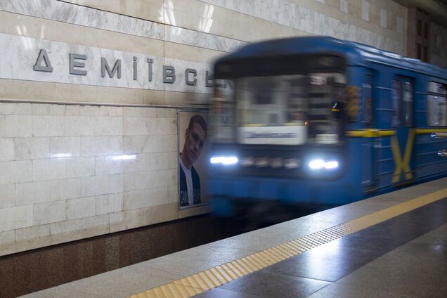 Оновленою ділянкою між 'Либідською' та 'Деміївською' пройшов перший пробний поїзд: Кличко розповів подробиці. Відео
