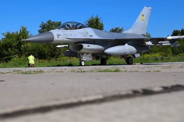 F-16 в Украине: Зеленский официально подтвердил и показал первые кадры