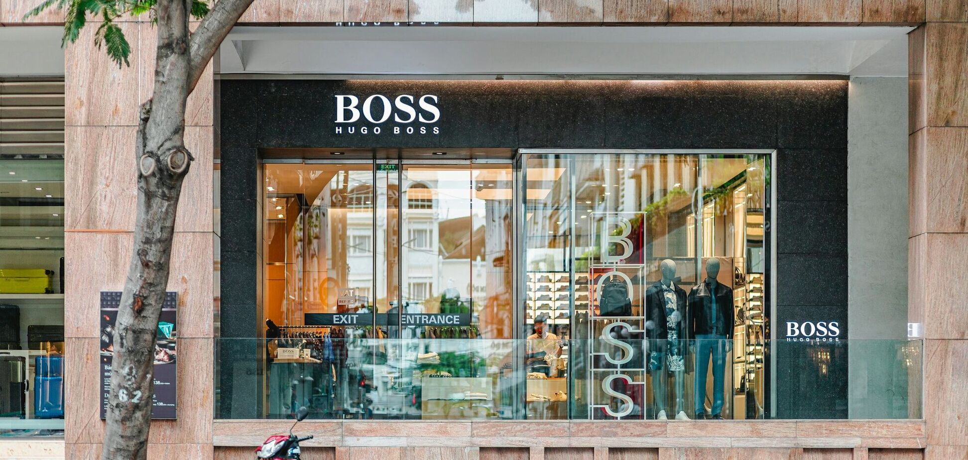 Hugo Boss продал российский бизнес