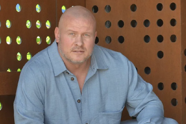 'Ви ніхто': В'ячеслав Узелков відреагував на звинувачення 15-річного сина в аб'юзі та показав фото зі своєю нареченою