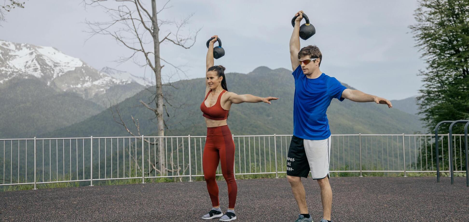 Як підвищити м’язову витривалість: 10-хвилинне тренування з гирями