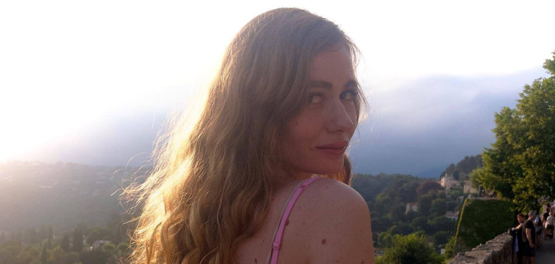 Скандальная певица Луна выпустила альбом с российскими песнями и назвала себя 'смелой': украинцы не оценили