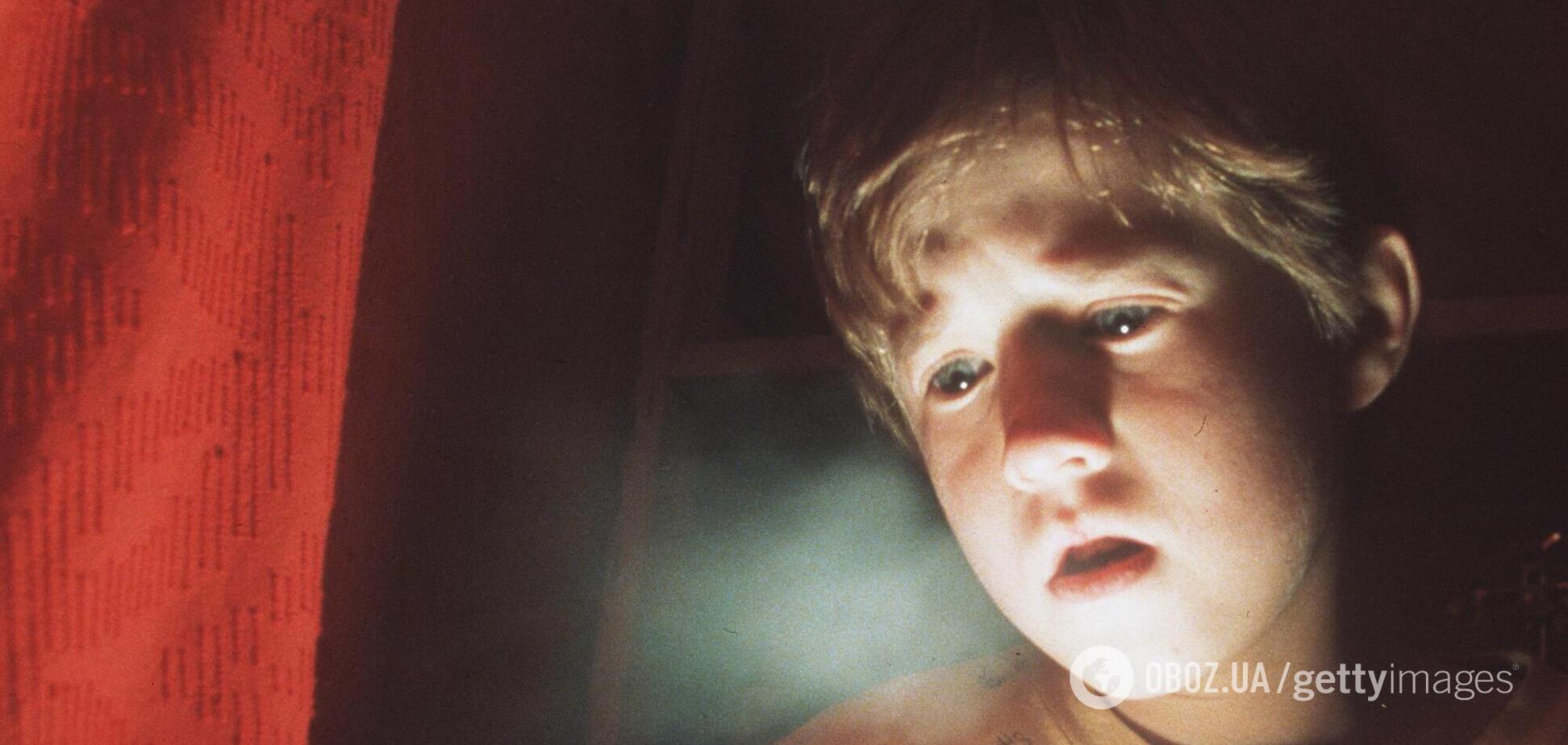 Довге волосся, борода і та сама усмішка: як змінився хлопчик із 'Шостого відчуття' Гейлі Джоел Осмент. 10 фото