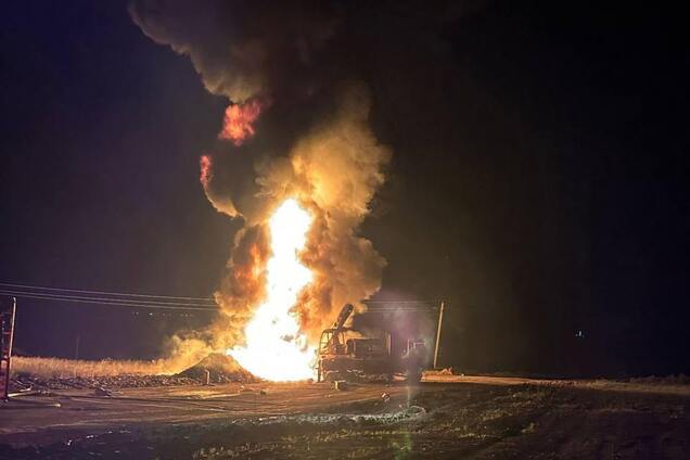 У Росії сталася пожежа на нафтопроводі, є загиблі. Фото