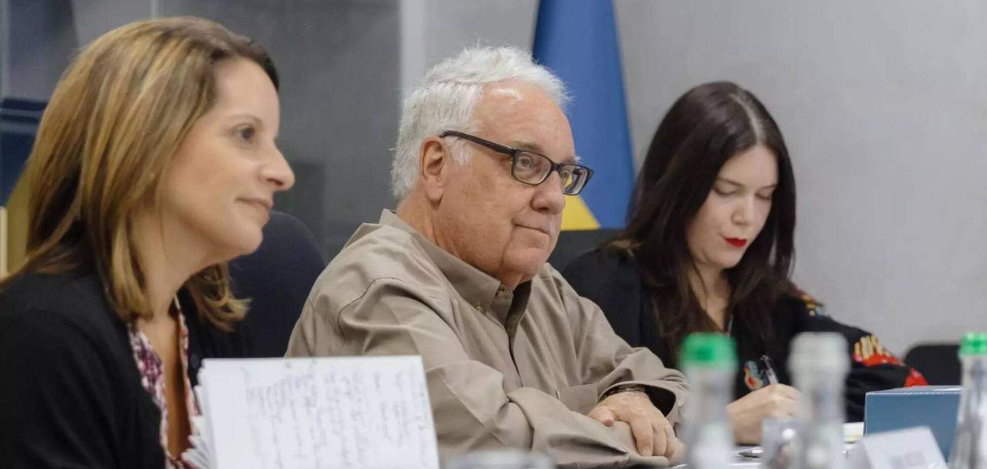 Определили возможные векторы сотрудничества: глава МВД Украины встретился с американским филантропом Баффетом. Фото