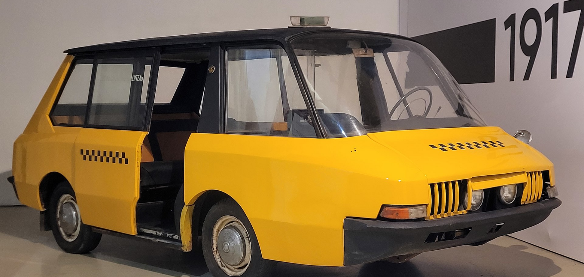 В СРСР намагалися створити унікальне авто для таксі, але традиційно все запороли: як це було