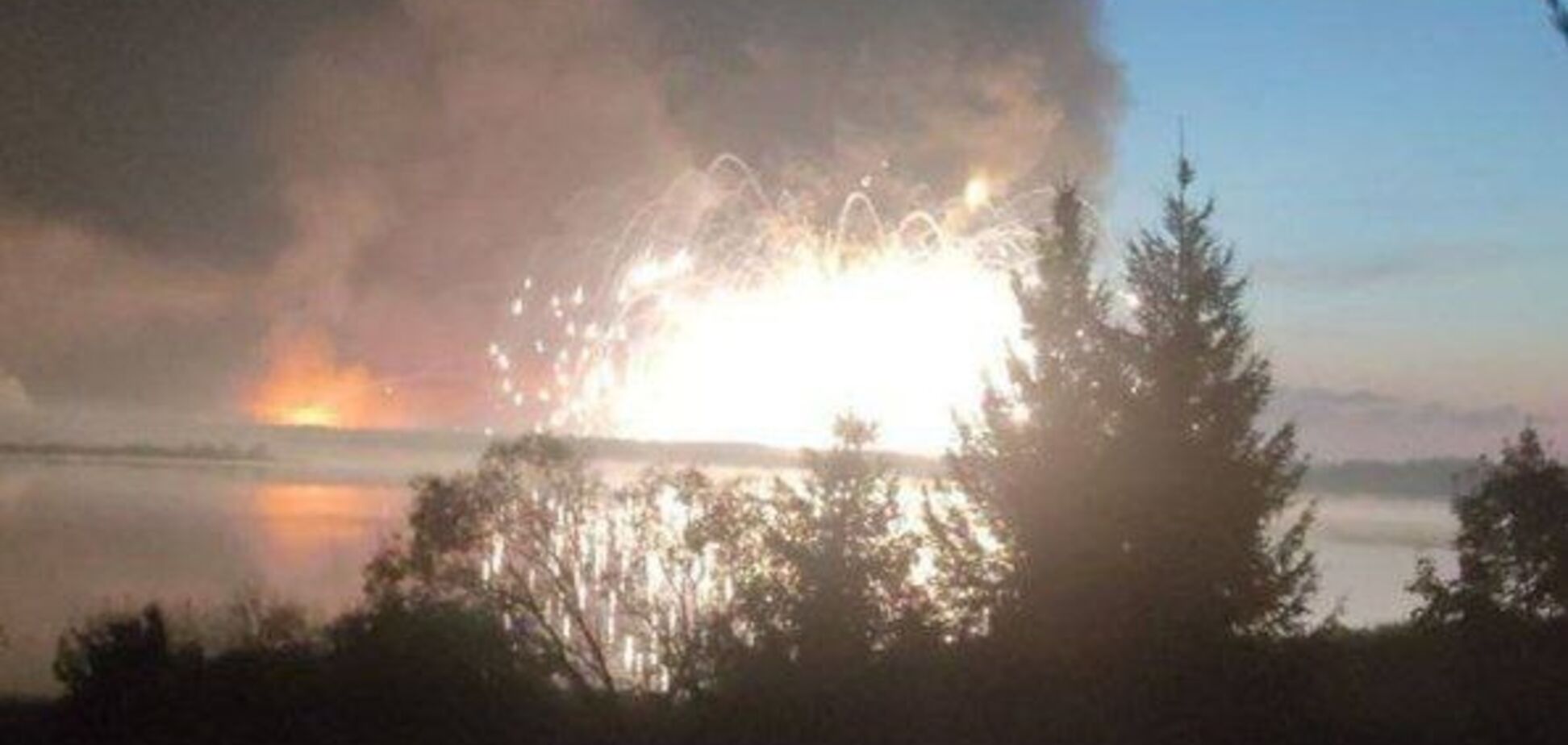 Взрывы на российском складе со снарядами и ракетами