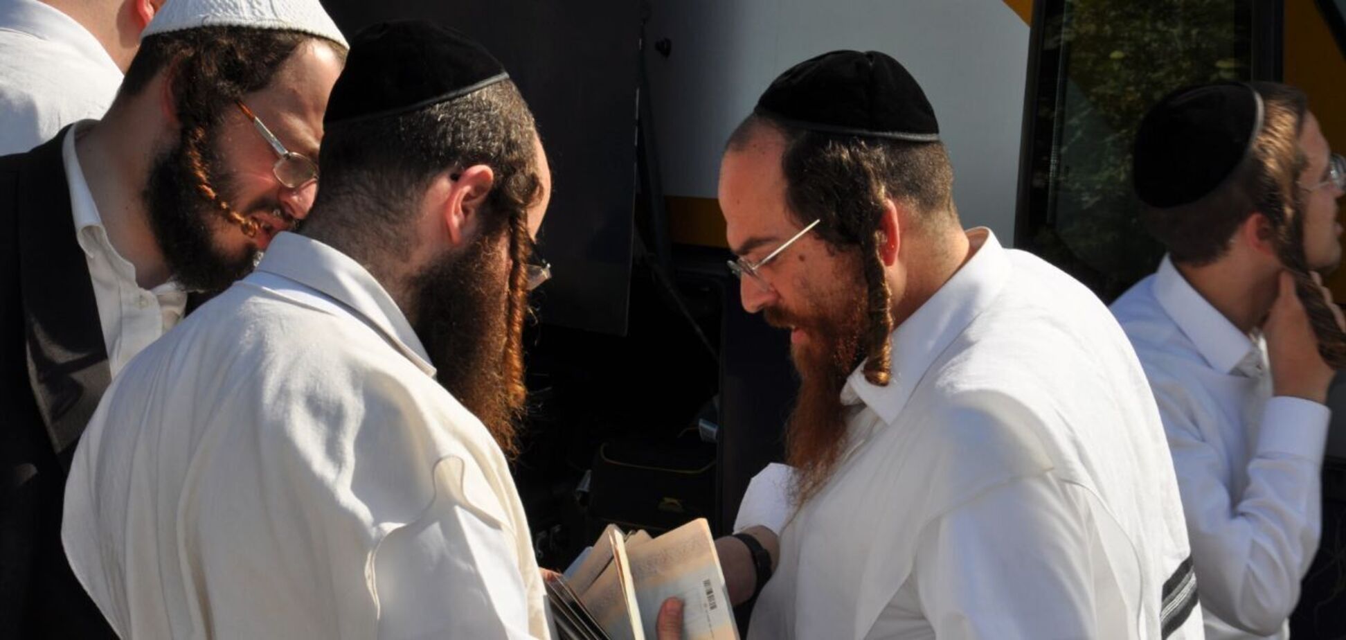 В Умань начали прибывать хасиды на празднование Рош ха-Шана: количество паломников может достичь 50 тысяч