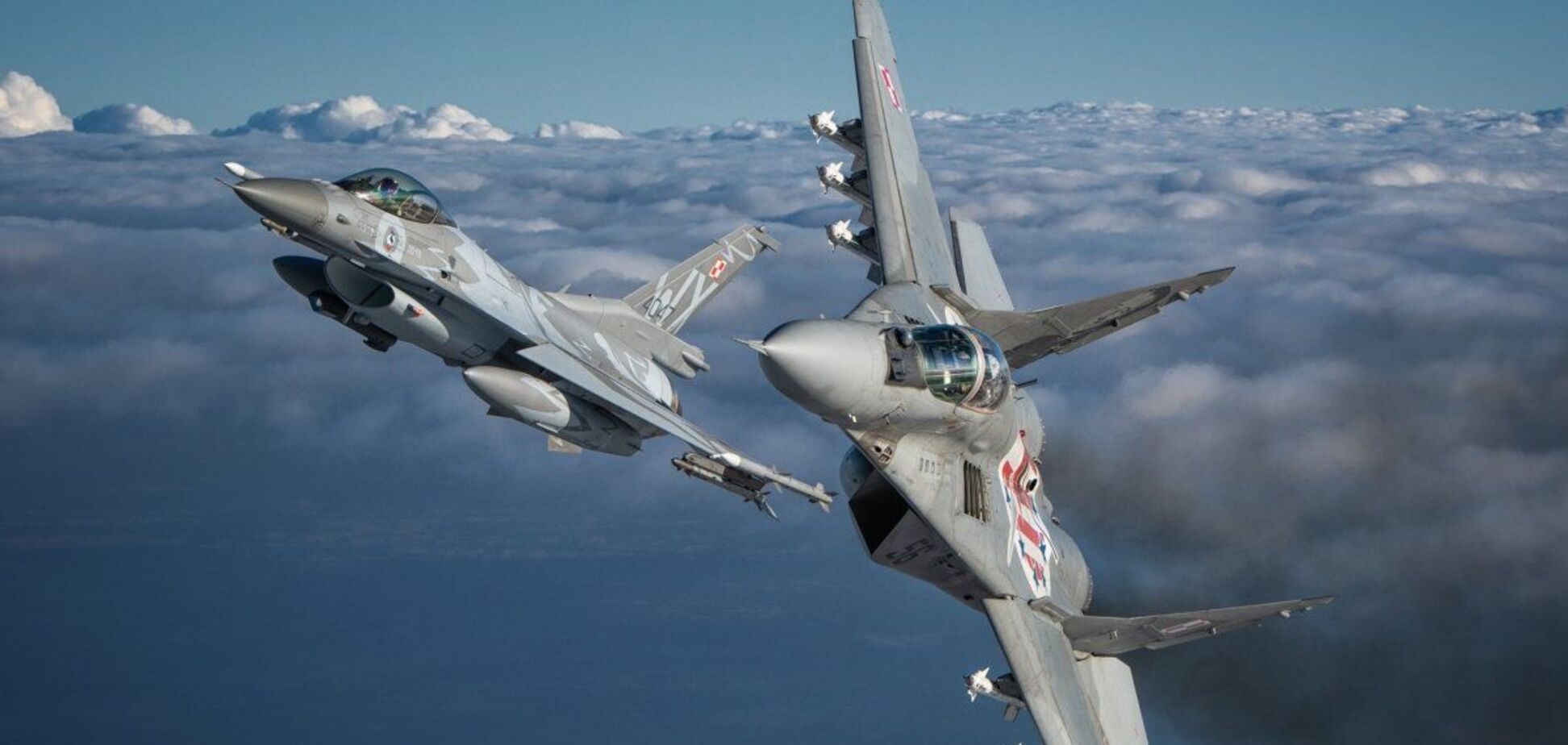 Польща піднімала у небо винищувачі через російські ракети: що відомо