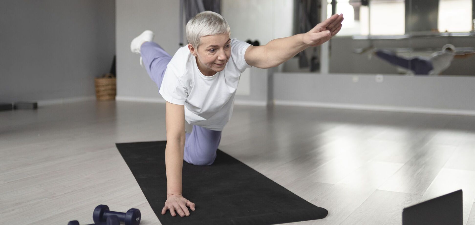Тренування на підлозі: підтримайте свою силу з віком за допомогою цих вправ