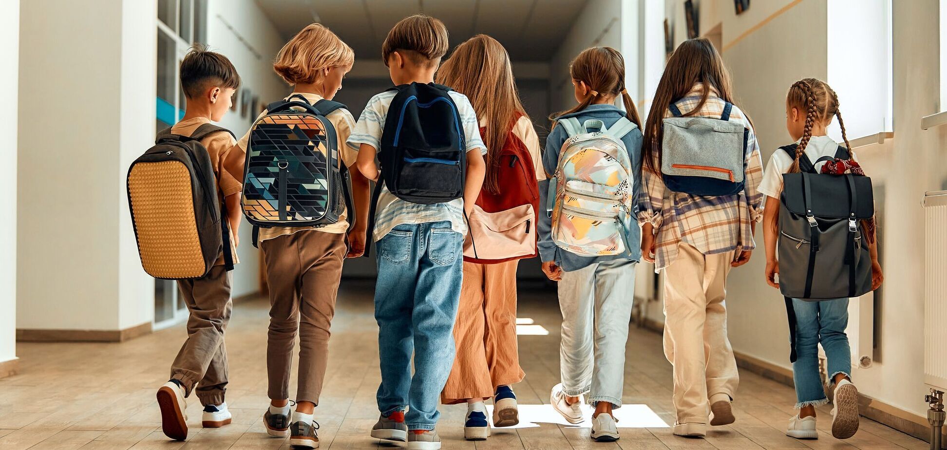 'Школа офлайн', каникулы и бомбоубежища: что изменится для детей в новом учебном году