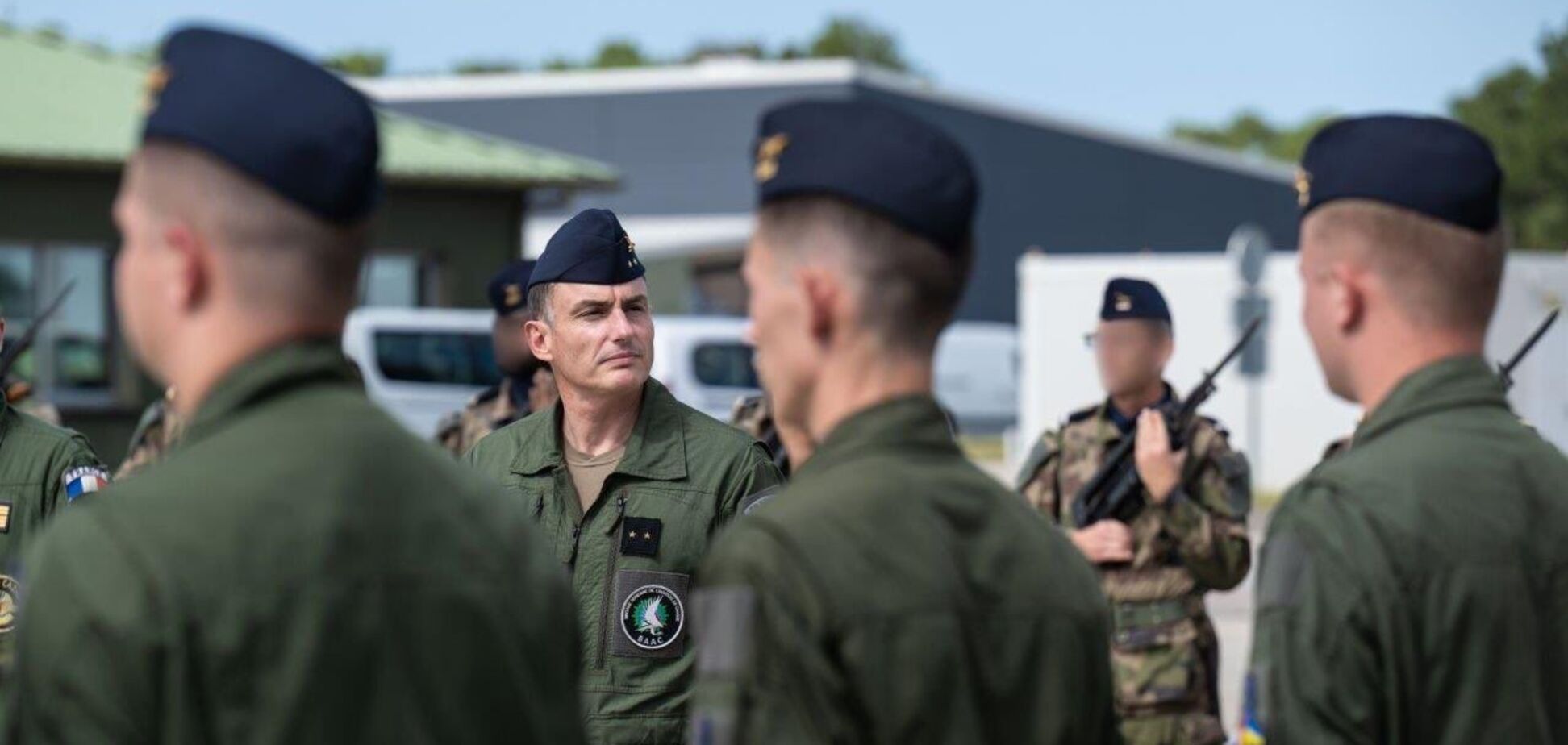 Перші українські пілоти завершили підготовку на літаках Alphajet у Франції. Фото