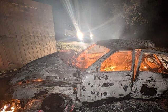 Окупанти атакували дроном авто з родиною в Нікополі: є загиблі й поранені. Фото