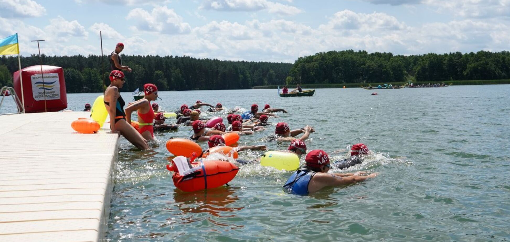 В Житомире на реке перевернулась лодка с людьми: есть погибшие