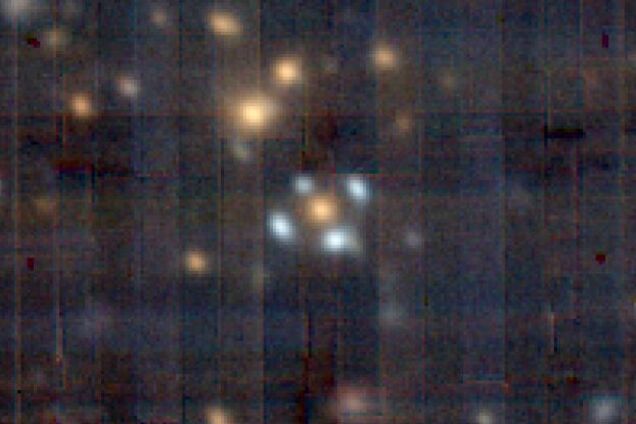 Найбільший Хрест Ейнштейна знайшли серед каруселі галактик: що це таке та як він викривляє простір-час. Фото