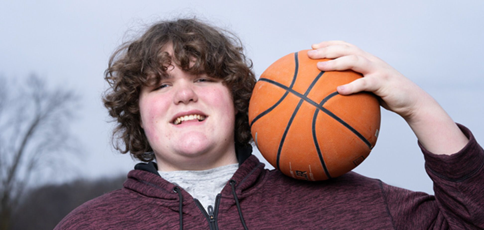 16-річний підліток з гігантськими стопами і руками встановив одразу два рекорди книги Гіннеса. Фото