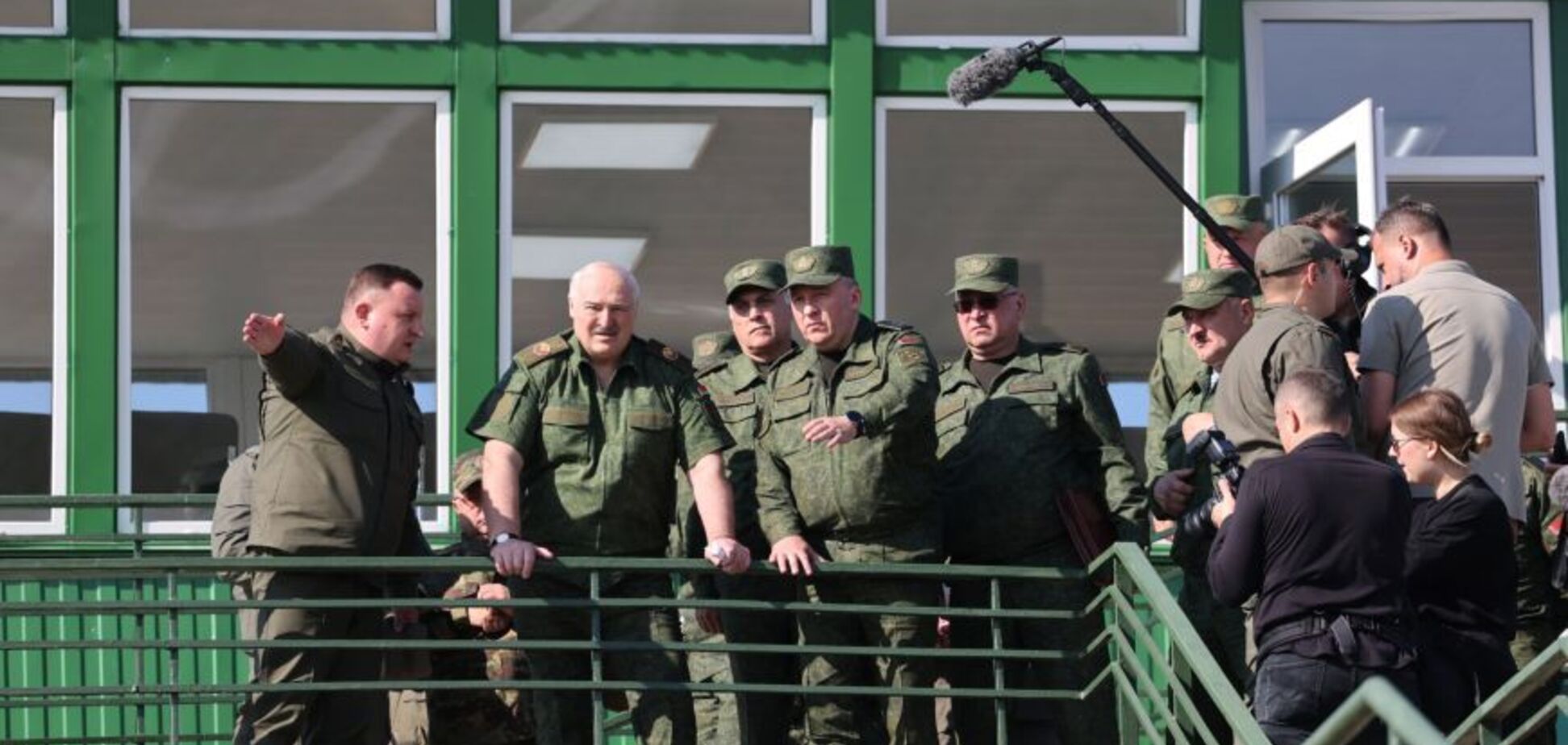 'Безпілотники – це серйозна новинка': Лукашенко знову заговорив про підготовку Білорусі до війни. Фото