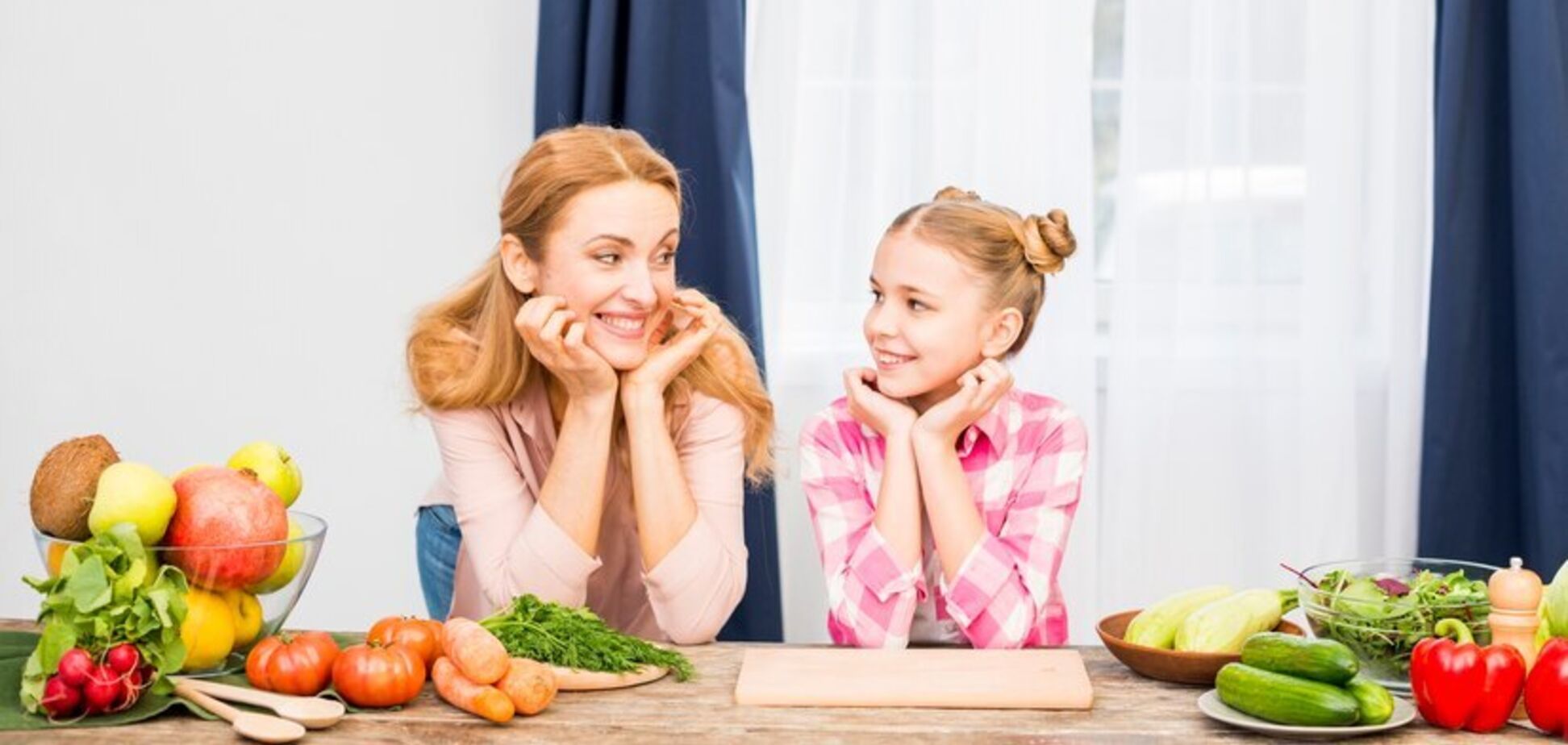 Вчіть снідати й давайте воду: кілька важливих правил для батьків щодо харчування дітей