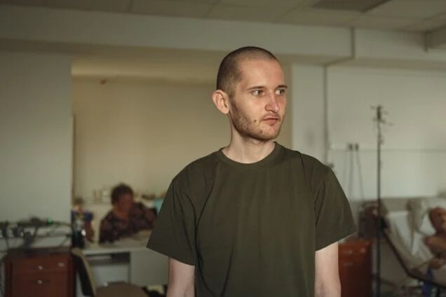 "Как видите, говорю": украинский морпех, из-за пыток в российском плену потерявший речь, пошел на поправку. Видео