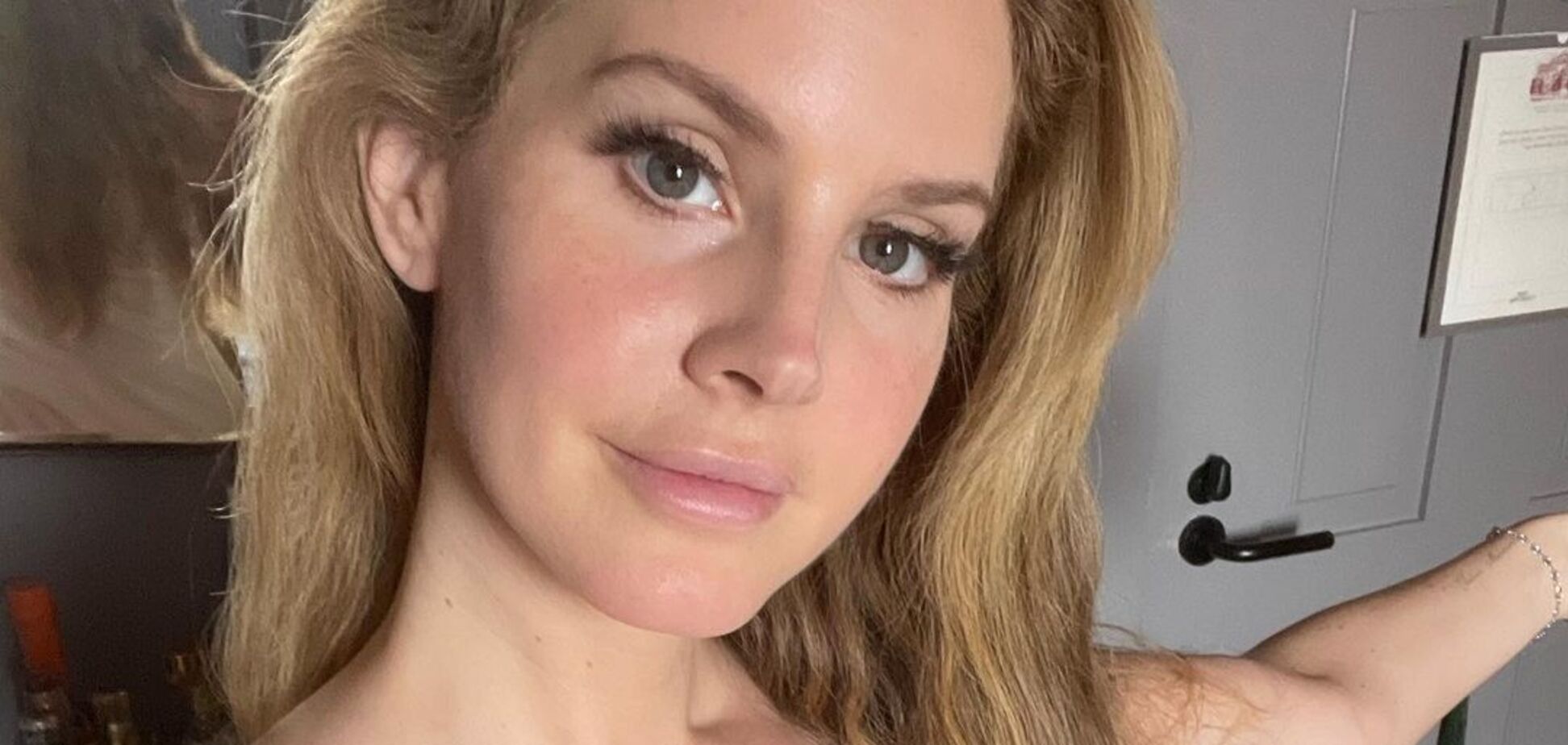 Лана Дель Рэй тайно вышла замуж: как прошла церемония и что известно о муже певицы