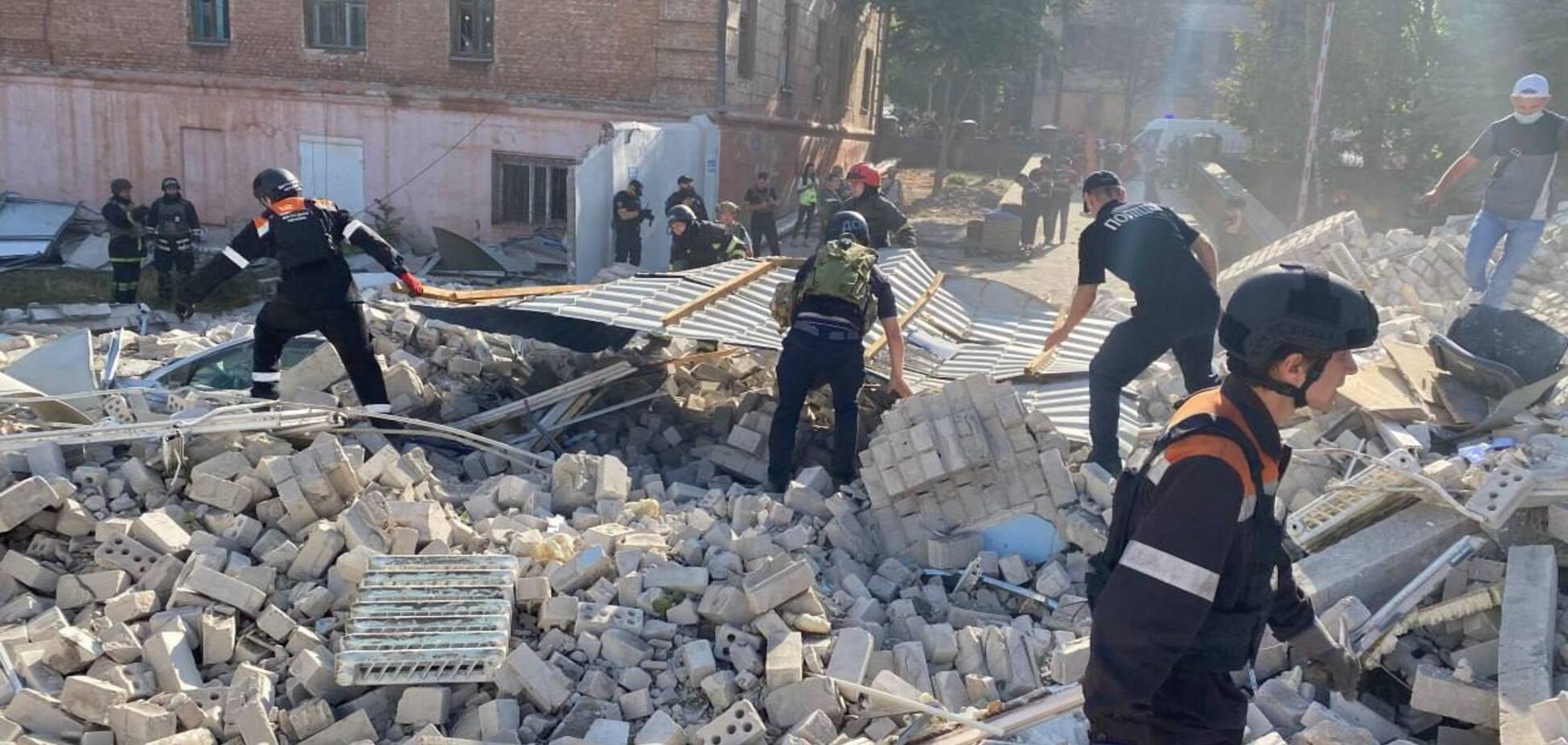 Светлая и вечная память: что известно о полицейских, трагически погибших во время атаки по Криворожскому РУП. Фото