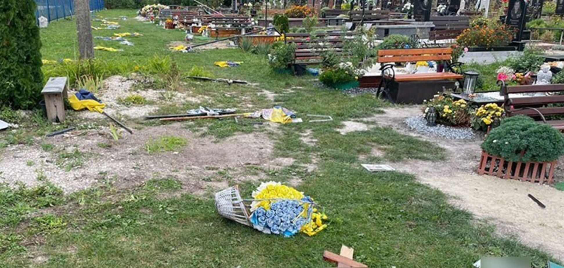 В Тернопольской области мужчина изуродовал могилы военных: какое наказание ему "светит"