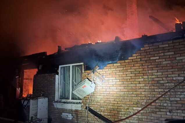 Оккупанты ударили по Днепропетровщине, произошел пожар: есть пострадавшие. Фото