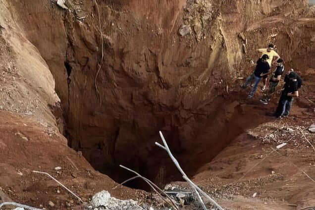 На месте бункера – воронка: появилось видео последствий удара Израиля по укрытию лидера 'Хезболлы' Насраллы