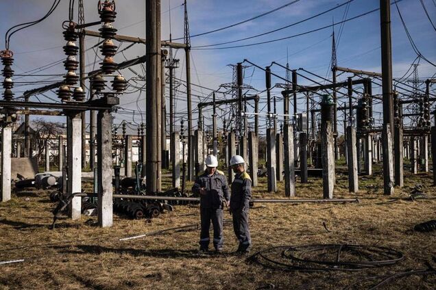 За добу енергетики ДТЕК повернули світло майже 14 тисяч родин після обстрілів 