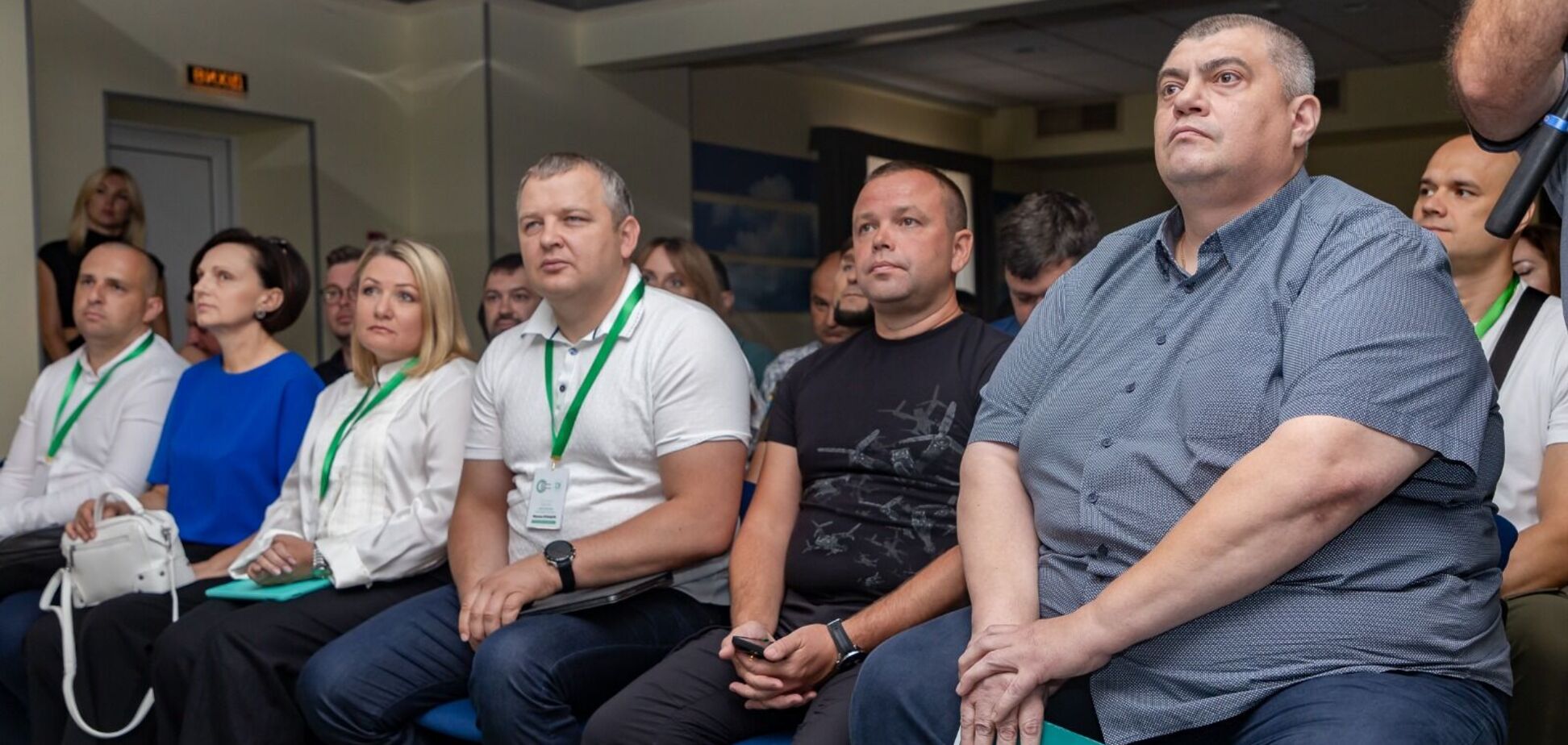 Министерство возвращения украинцев и кадровые ротации: что известно о заседании фракции 'Слуга народа' с участием Зеленского