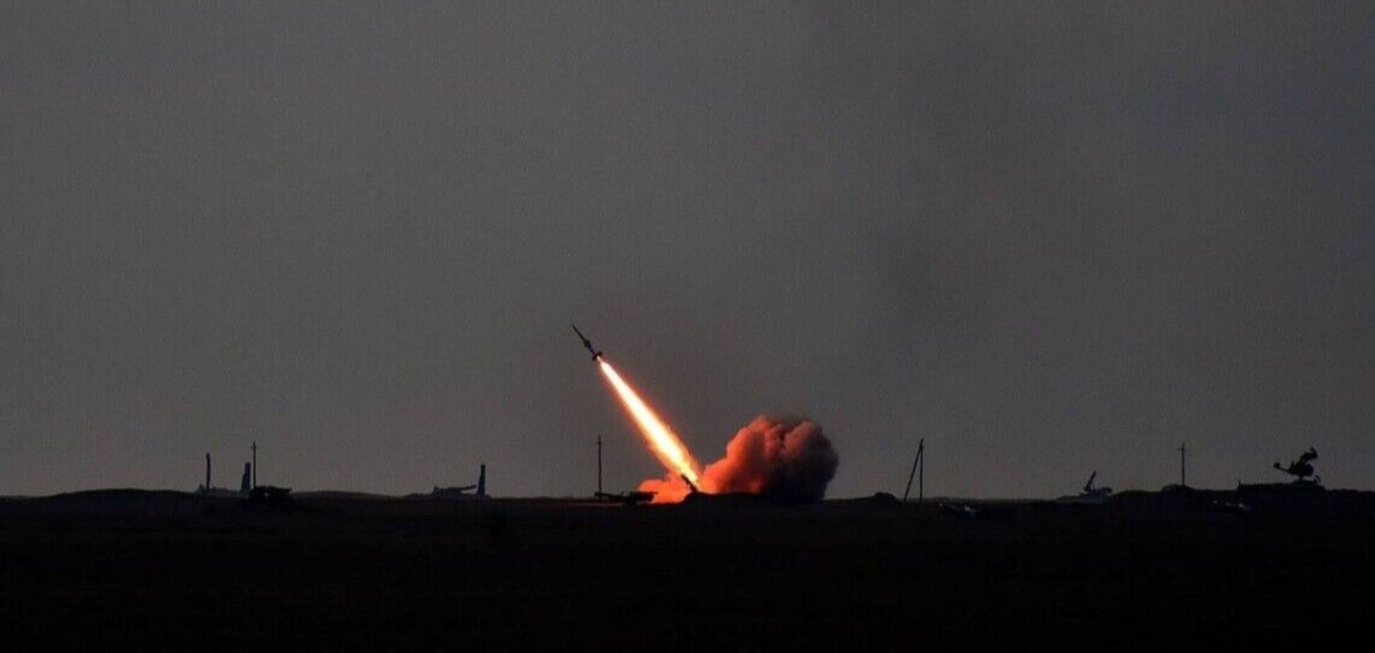 Россия устроила комбинированную атаку на Украину: силы ПВО 'приземлили' 22 'Шахеда' и семь ракет