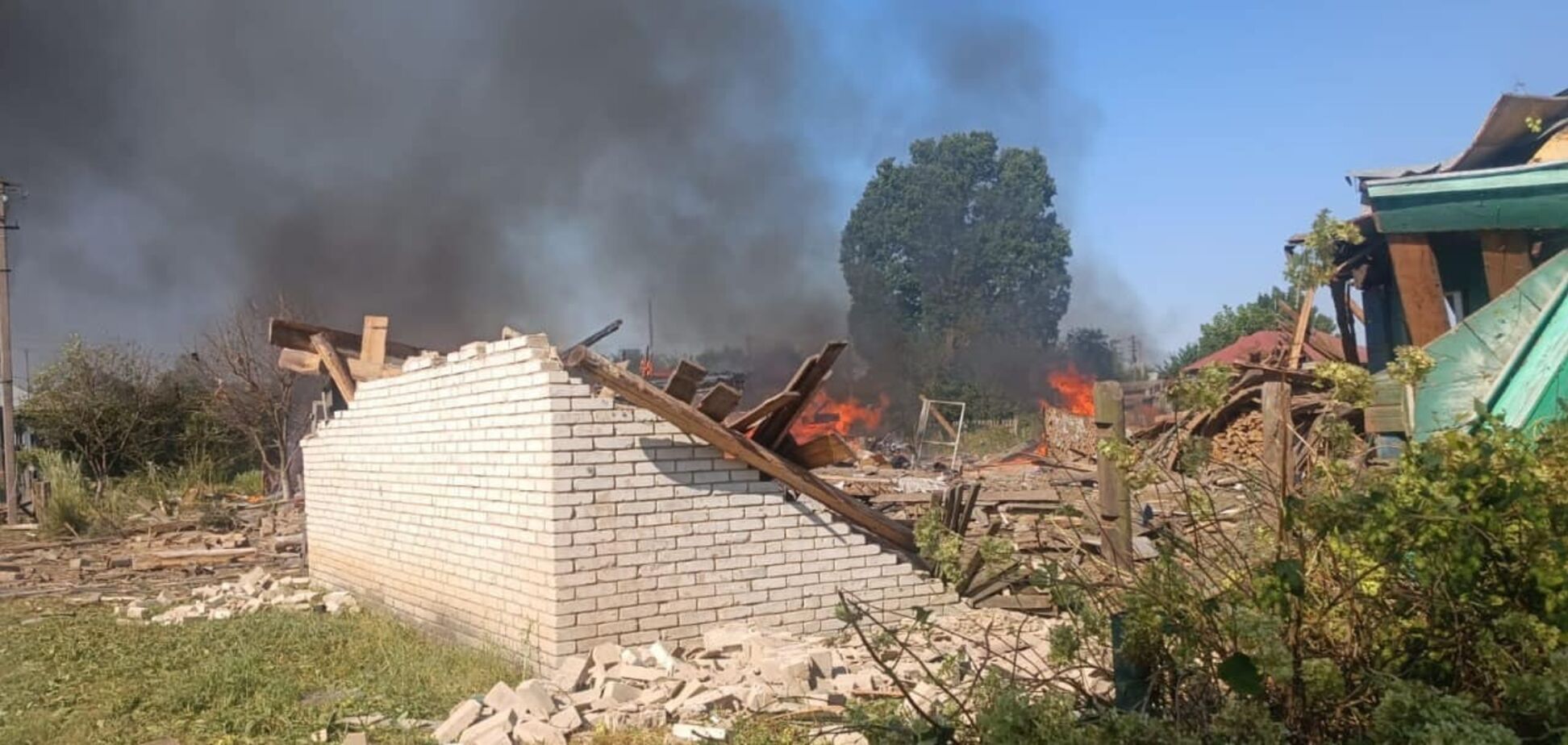 Війська РФ вдарили КАБом по Ямполю на Сумщині: шестеро поранених, зруйновано будинки. Фото