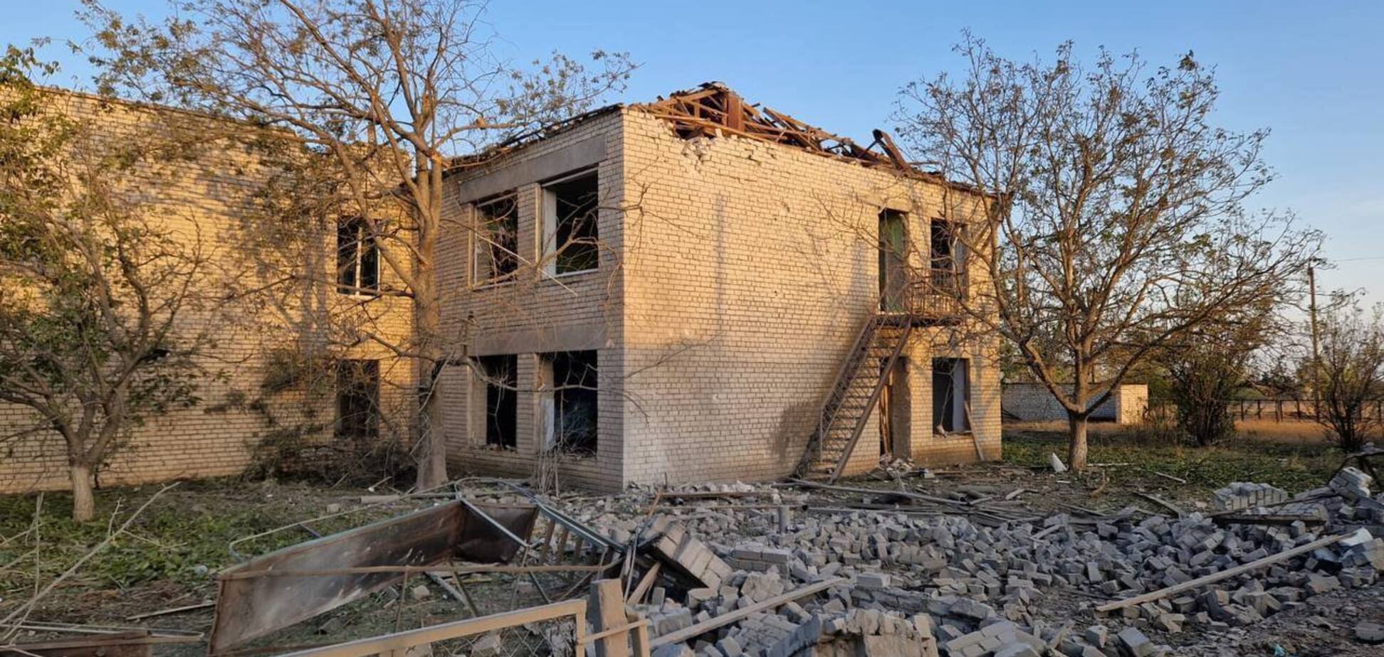 Российские оккупанты накрыли огнем поселок на Херсонщине: женщина получила взрывную травму