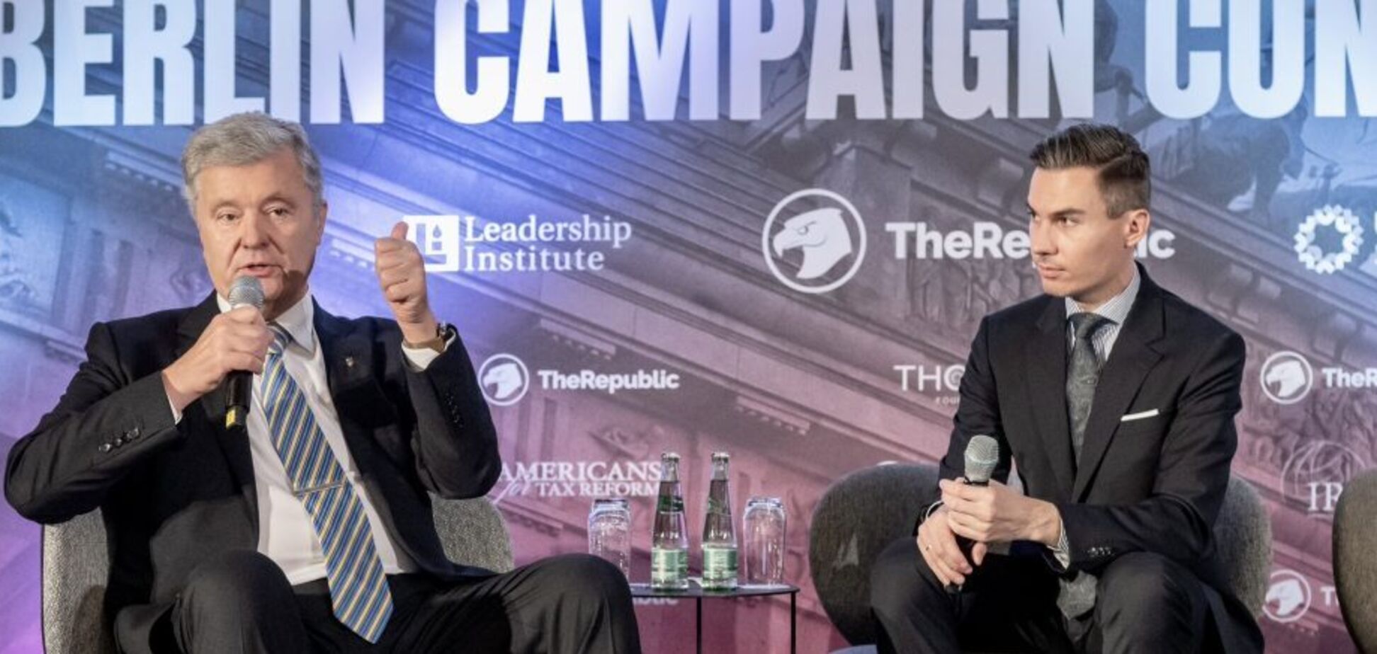 Ніяких компромісів: Порошенко у Берліні назвав 'червоні лінії' щодо України