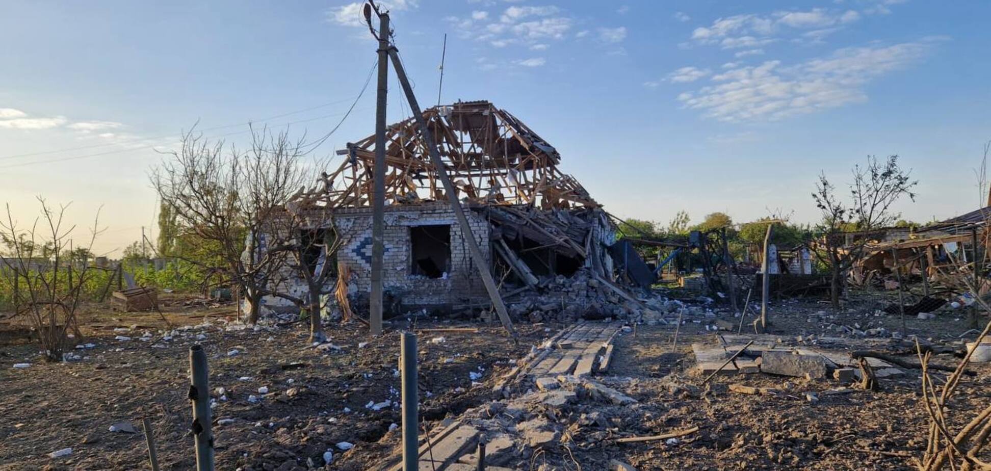 Россияне сбросили пять КАБов в Бериславском районе Херсонщины: есть раненые и разрушения. Фото