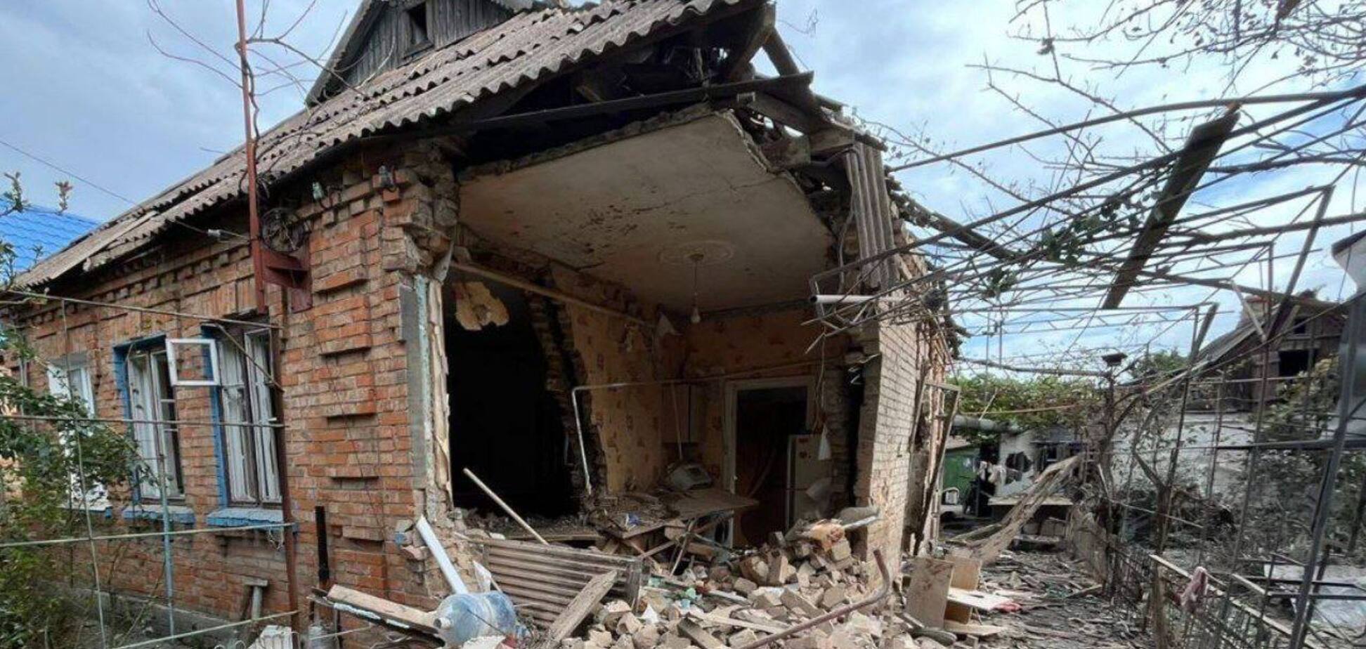 Оккупанты обстреляли Никополь: погибла 16-летняя девушка, есть пострадавшие. Фото