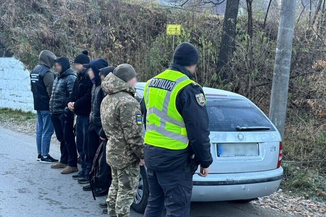 Нацполіція проводить масштабну операцію з перекриття каналів вивозу чоловіків призовного віку за кордон: проходять сотні обшуків. Відео