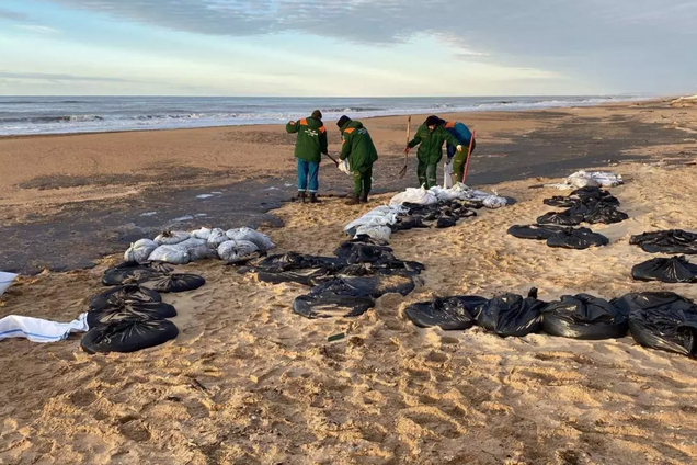 Туристический сезон в Анапе под угрозой срыва: россияне массово отменяют бронирование гостиниц из-за разлива мазута