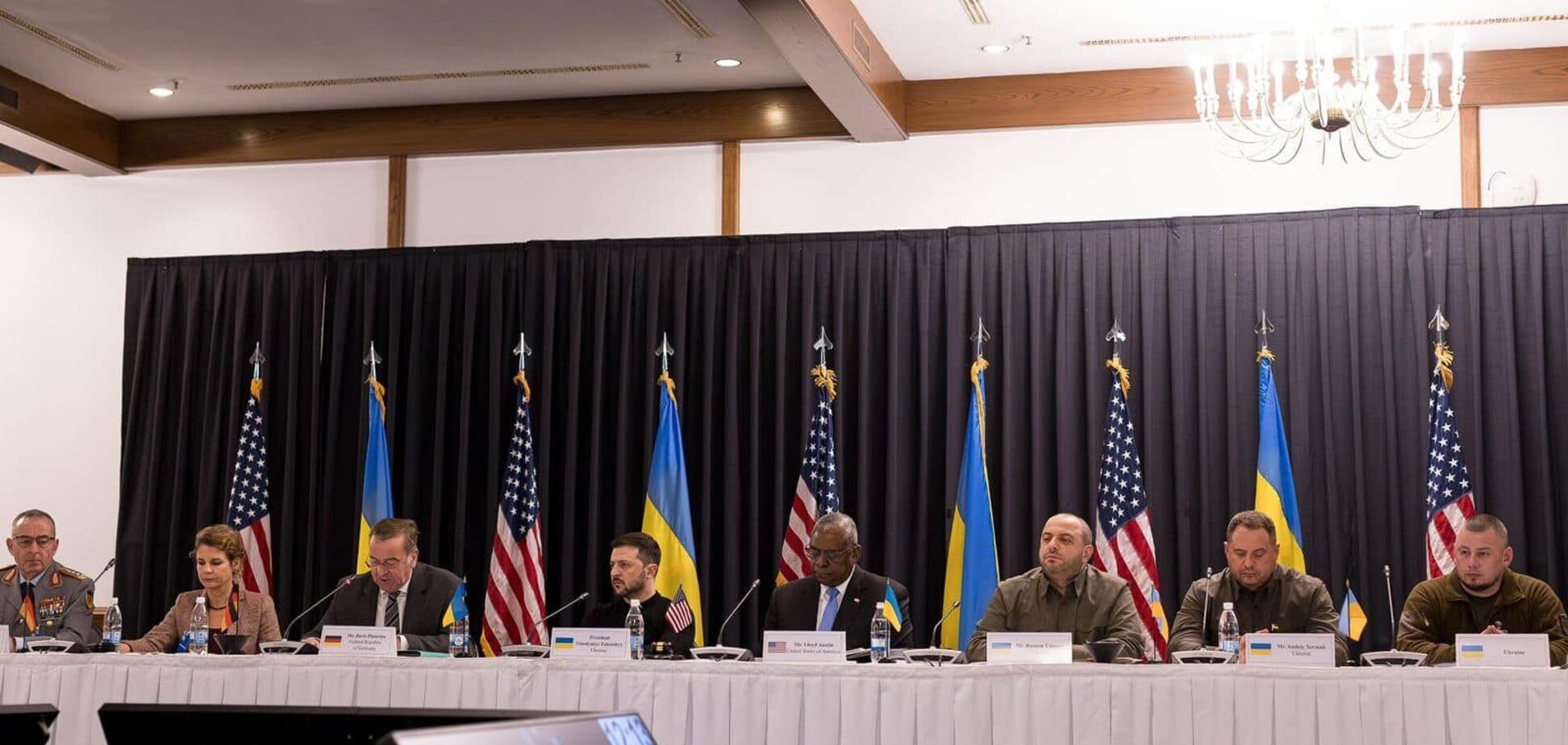 Трамп пытается спасти Украину и ее суверенитет?