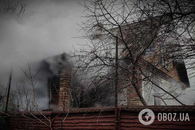 Під Києвом пожежа в приватному будинку забрала життя трьох осіб. Подробиці трагедії та фото