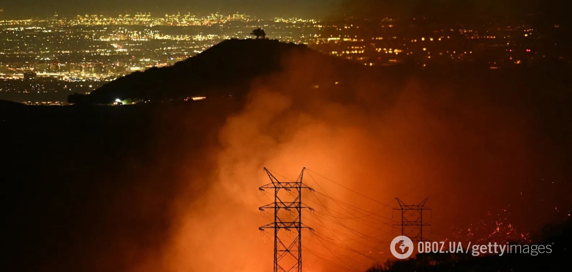 Количество погибших в Лос-Анджелесе из-за пожаров возросло до 24 человек, бороться с огнем мешает сильный ветер. Фото и видео