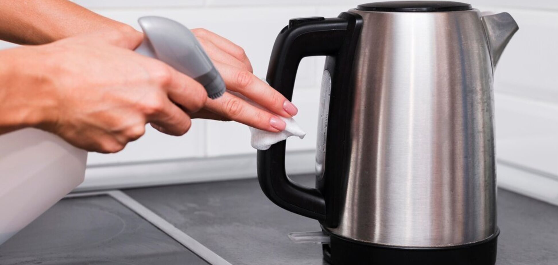 Как избавиться от известкового налета в чайнике без химии: поможет один натуральный продукт