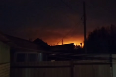 В российском Брянске раздались взрывы: оккупанты жалуются на массовые прилеты ракет и БПЛА, есть попадание в химзавод. Видео