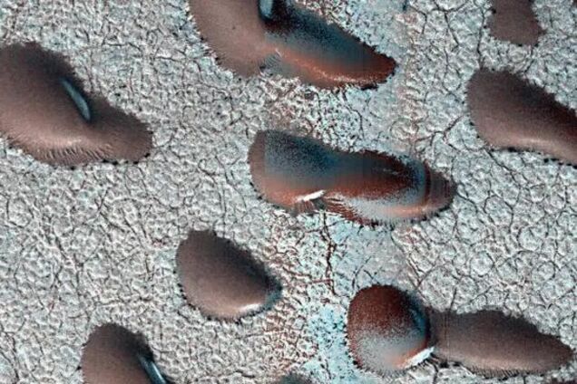 На Марсі помітили гігантську 'квасолю', яка може вказувати на ознаки життя. Фото