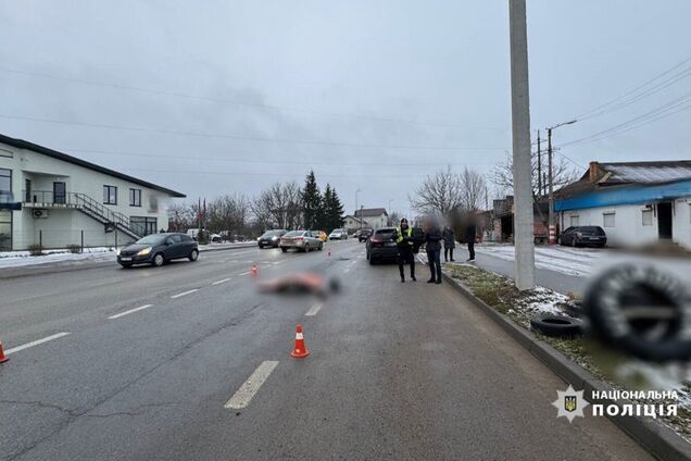 Пострадавший скончался на месте: в Ивано-Франковске водитель сбила насмерть пешехода. Фото