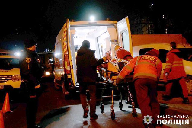 В Хмельницком возле мусорных баков обнаружили новорожденного ребенка: полицейские установили личность роженицы. Фото