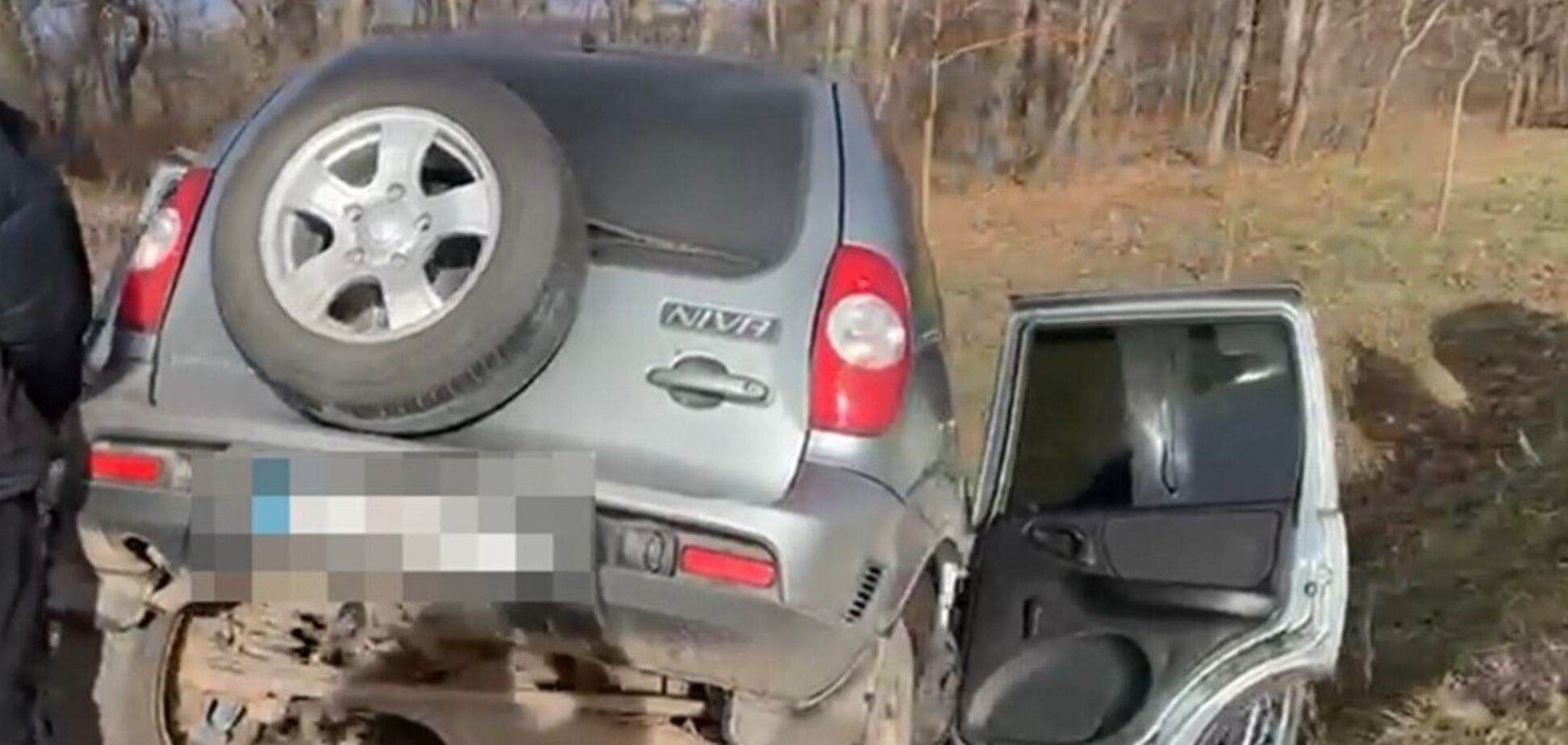 Хотели скрыться, но слетели в кювет: пограничники разоблачили группу мужчин, незаконно собиравшихся пересечь границу с Молдовой. Видео