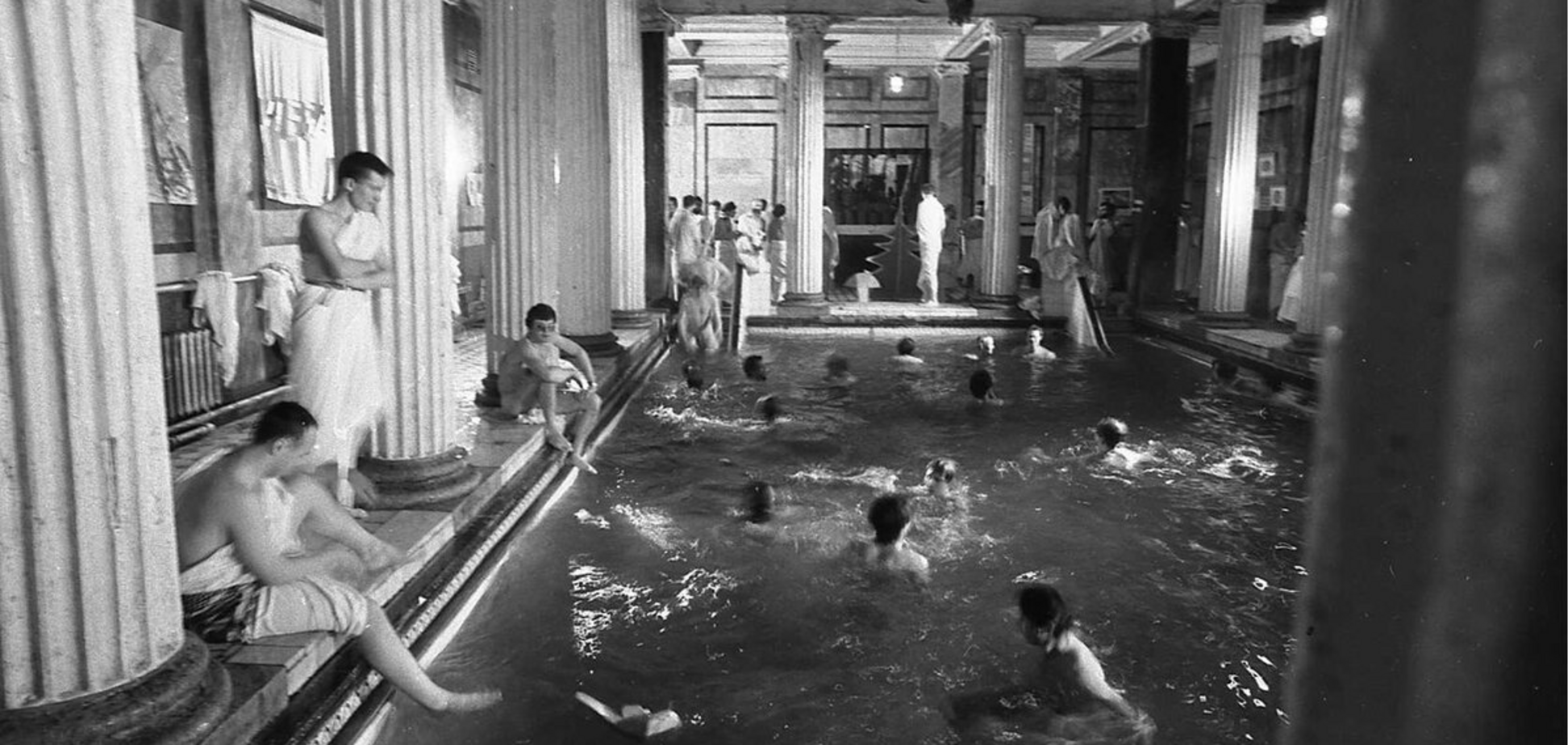 мама с детьми в бане