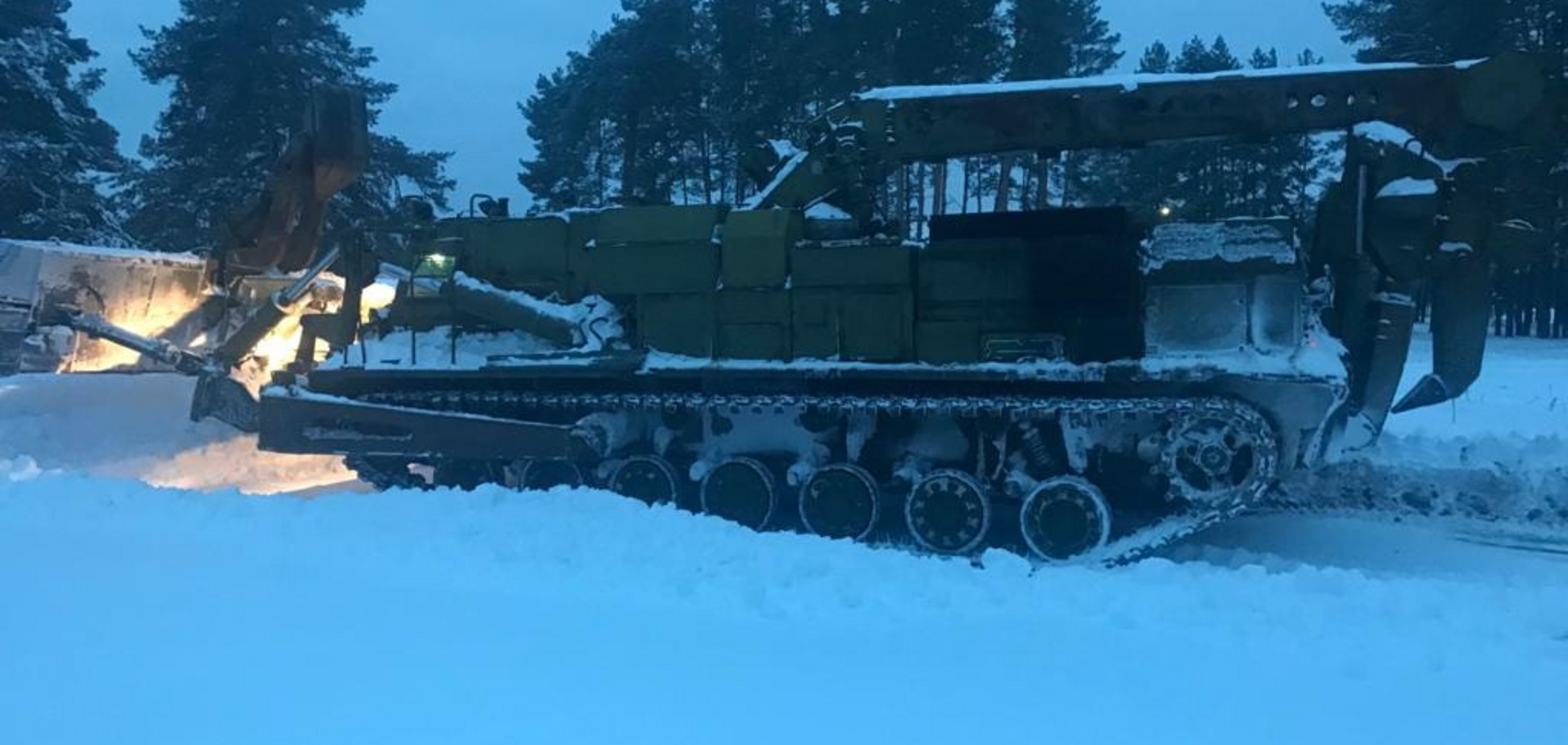 На Лиманском направлении украинские военные уничтожили российский путепрокладчик БАТ-2. Видео